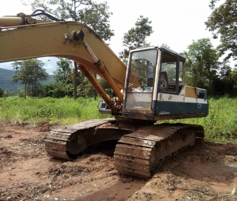 ขาย แบคโฮ KOMATSU PC200-5 คอนโทรลสั้น เอกสารเล่มทะเบียน ไฟฟ้าเต็ม เครื่องดี ปั้มดี ช่วงล่างใช้ได้ เอวไม่หลวม