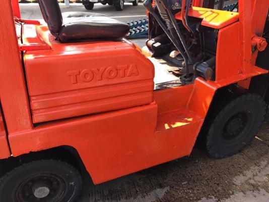 ขายรถโฟร์คลิฟต์ราคาถูก