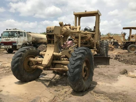 ขาย 400,000 รถเกรด CAT 12 F สะภาพบอร์ดี้สวย สีสวย ระบบการทำงานสมบูรณ์ ยางพร้อมใช้ เครื่องดี ปั้มต้องเช็คใหม่  รถอยู่ ปทุมธานี 090-772-3710 090-772-3708