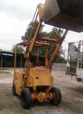 ขาย รถตัก KOMATSU รถพร้อมใช้งาน ราคาคุยกันได้ครับ