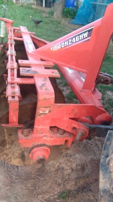 ขายด่วน M6040 ราคา 495,000บาท อุปกรณื  3 ชิ้น รถปี 55