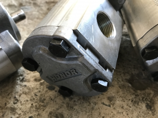 ขายหัวเฟืองปั้มน้ำมัน Honor pump USA ของใหม่ ไม่เคยใช้งาน มี 5 ตัวครับ