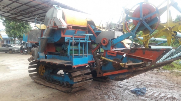 ขาย 48,000บาท ช่วงล่างรถเกี่ยว 10Ht เฟรมใบโซ่ ลอเลอร์สวย อยู่ สตึกบุรีรัมย์ครับ