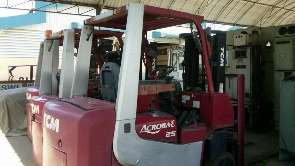 โฟล์คลิฟท์ไฟฟ้า2.5ตัน และ 1.5 ตัน ยกสูง 3 เมตร งาสไลด์ ชมเครื่องจักร โฟล์คลิฟท์ รอก นับ1,000รายการจากญี่ปุ่นwww.paholgroup.com