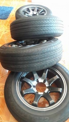 แม็กขอบ17 หกรู พร้อมยาง yokohama225/65/17 ปี14