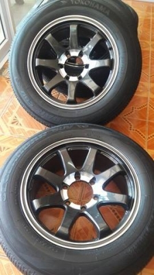 แม็กขอบ17 หกรู พร้อมยาง yokohama225/65/17 ปี14