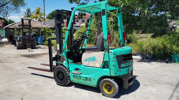 ขายด่วนรถยกดีเซลMITSUBISHI FD10-18 ยก1ตันเพาเวอรเกียออโต้เสาสูง3เมตรยกให้ดูของหนัก1ตันสบายๆๆจริงๆรถนอกนำเข้ายังไม่เคยใช้งานในเมืองไทยเลย