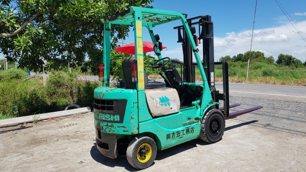 ขายด่วนรถยกดีเซลMITSUBISHI FD10-18 ยก1ตันเพาเวอรเกียออโต้เสาสูง3เมตรยกให้ดูของหนัก1ตันสบายๆๆจริงๆรถนอกนำเข้ายังไม่เคยใช้งานในเมืองไทยเลย