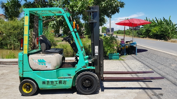 ขายด่วนรถยกดีเซลMITSUBISHI FD10-18 ยก1ตันเพาเวอรเกียออโต้เสาสูง3เมตรยกให้ดูของหนัก1ตันสบายๆๆจริงๆรถนอกนำเข้ายังไม่เคยใช้งานในเมืองไทยเลย