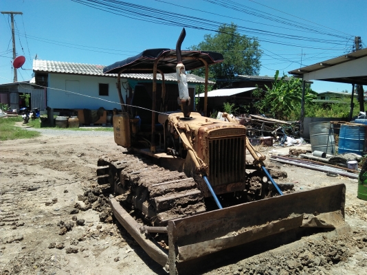 ขายรถแทร็กเตอร์D2-3 P สภาพสวยพร้อมใช้งาน เครื่องดีช่วงล่างดี ใบแทร็กเต็ม ราคาคุยกันได้ 0616613023