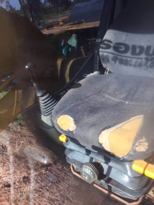 ขาย 1,350,000 บาท รถแบคโฮ KOMATSU PC200-8 ใช้งาน 15,xxx ชั่วโมง สภาพสวย พร้อมใช้งาน เอกสารเล่มทะเบียน รถอยู่ นครราชสีมา โทร&ไอดีไลน์ 0610710295 ขาย 1,350,000 บาท รถแบคโฮ KOMATSU PC200-8 ใช้งาน 15,xxx ชั่วโมง สภาพสวย พร้อมใช้งาน เอกสารเล่มทะเบียน รถอยู่ นครราชสีมา โทร&ไอดีไลน์ 0610710295