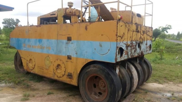 ขาย 135,000 บาท รถบด 11 ล้อ WATANABE เครื่องดี เกียร์ดี (แต่ต้องไล่ระบบ เบรคนะครับ) เอกสารชื้อขาย  รถอยู่ จ.มุกดาหาร โทร&amp;ไอดีไลน์ 0610710295