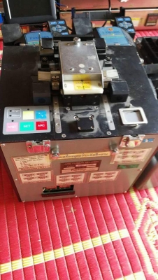 3ตัว 4,000 บ. ส่งฟรี083-2000058  LINE ID: line83292 ARC FUSION SPLICER เครื่องเชื่อมต่อชนสายใยแก้ว มีหลายฟังชั้น ต่อใช้ไฟได้ทั้งAC และ DC  มีหน้าจอเล็กบนเครื่องและต่อออกจอใหญ่ข้างนอกได้
