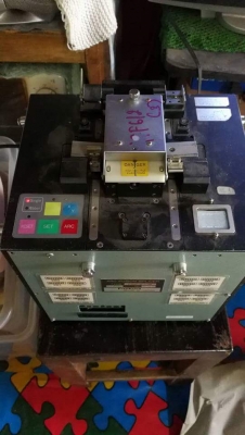 3ตัว 4,000 บ. ส่งฟรี083-2000058  LINE ID: line83292 ARC FUSION SPLICER เครื่องเชื่อมต่อชนสายใยแก้ว มีหลายฟังชั้น ต่อใช้ไฟได้ทั้งAC และ DC  มีหน้าจอเล็กบนเครื่องและต่อออกจอใหญ่ข้างนอกได้