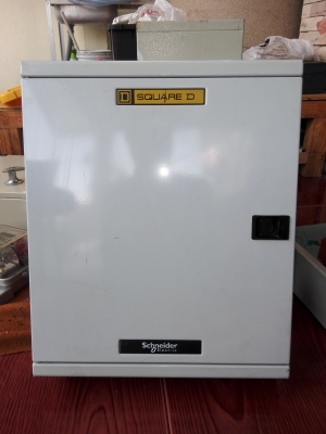 ตู้โหลดไฟฟ้า 3 เฟส SQUARE D