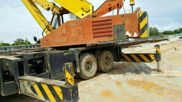 เครน KATO NK ยก 35 ตัน รถ 5คอลโทรล พร้อมใช้งานราคา 3,000,000 บาท เอกสารเล่มทะเบียน ภาคกลาง