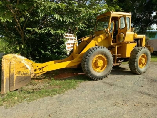 ขาย 265,000 รถตัก KOMATSU  JH30 Bเครื่องดี เกียร์แรง ช่วงล่างพร้อมใช้งาน เอกสารชื้อขาย  รถอยู่ โคราช 090-772-3710 090-772-3708