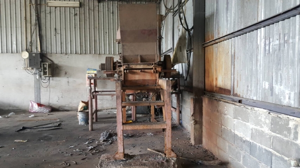 ขายเครื่อง บดพลาสติก ขนาด 30 แรง แบบใบมีดอิสระ 5 ใบ