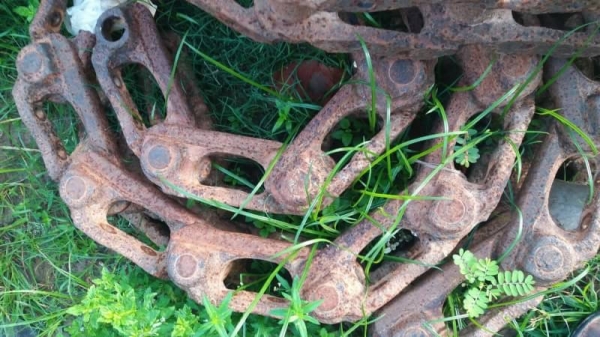 ขาย 12,000 โซ่รถแทรคเตอร์ D 20 หรือใส่รถเกี่บวข้าว ข้อลิ้งหนาสภาพสวยพร้อมใช้ โซ่อยู่ นางรอง บุรีรัมย์ 090-772-3710 090-772-3708