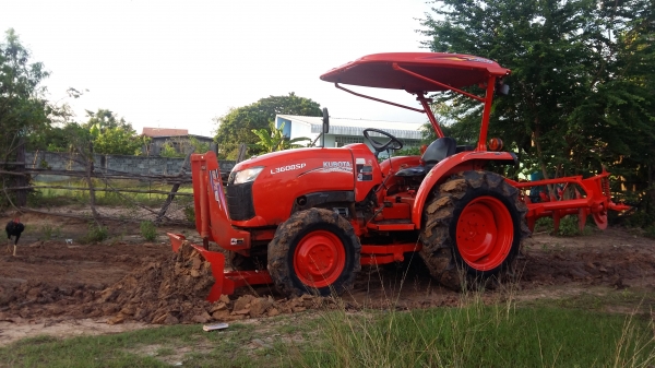 ขาย165000 รถไถคูโบต้า สภาพดีพร้อมใช้งาน