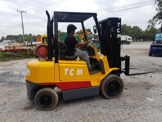 พร้อมขายรถยก2.5ตันเสา3ท่อน..งาสไลด์..ลดๆๆลดๆสุดไปเลย