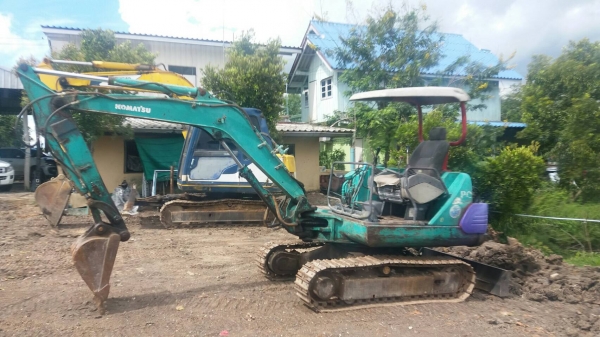 KOMATSU PC30-7 เก่านอก พร้อมใช้งาน KOMATSU PC30-7 เก่านอก พร้อมใช้งาน