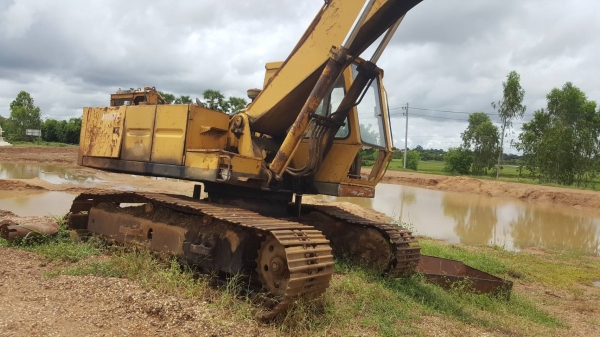 ขายด่วน KOMATSU PC200-2 สภาพสวยพร้อมใช้งาน เครื่อง 6 BD1T โซ่ช่วงล่างสวย เฟรมสวย ตัวเดินดี สนใจโทรสอบถาม 093-0764943  088-3223272  K ตั้ม