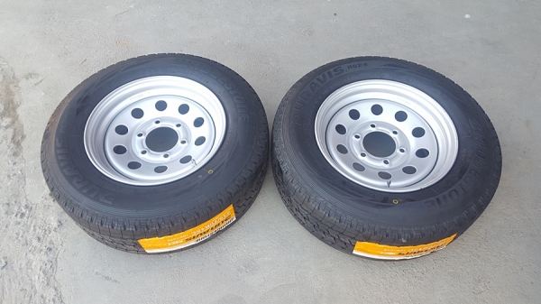 ขายล้อกะทะผ่าใหม่ขอบ15 พร้อมยางใหม่215/70/15 2 ล้อ