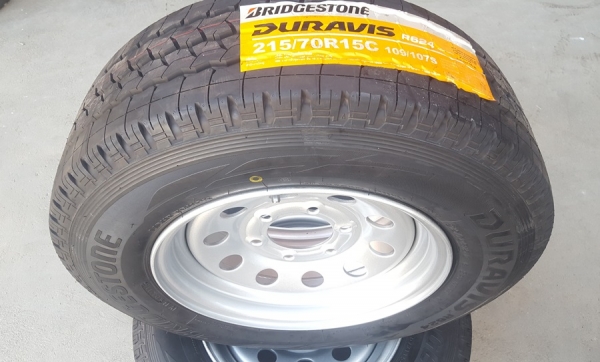 ขายล้อกะทะผ่าใหม่ขอบ15 พร้อมยางใหม่215/70/15 2 ล้อ