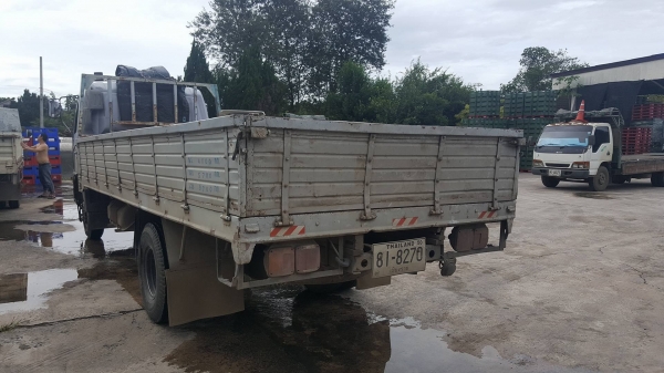 ขาย 6 ล้อ  HINO FC4J ปี42 ยาว5.5เมตร 140 แรงม้า หัวเดิมๆ แอร์เย็นๆ ราคา500000