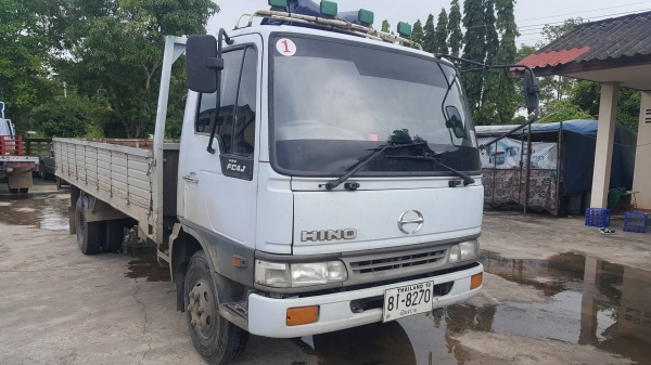 ขาย 6 ล้อ  HINO FC4J ปี42 ยาว5.5เมตร 140 แรงม้า หัวเดิมๆ แอร์เย็นๆ ราคา500000