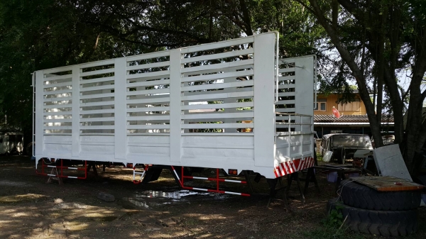 กะบะคอกสูง ยาว7.5เมตร คลัชซี 89 กะบะคอกสูง ยาว7.5เมตร คลัชซี 89