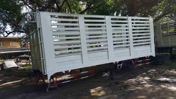 กะบะคอกสูง ยาว7.5เมตร คลัชซี 89