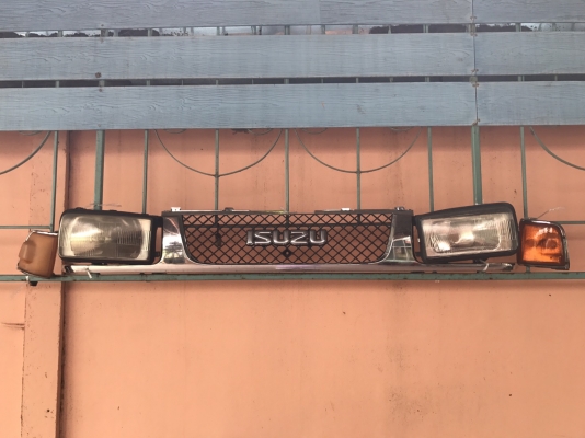 กรุณากรอกรายละเอียด...ขายชุดหน้ากากพร้อมไฟ TFR1995