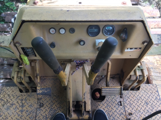 ขายรถดันดิน KOMATSU D21-P5 ขายรถดันดิน KOMATSU D21-P5