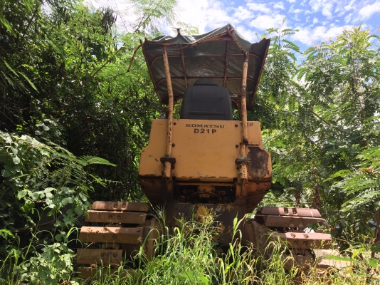 ขายรถดันดิน KOMATSU D21-P5 ขายรถดันดิน KOMATSU D21-P5