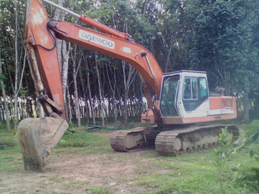 รถแบคโฮ DAEWOO DH 220-3 LC รถสวยสภาพพร้อมใช้งาน ราคา 650,000 บาท รถตรัง