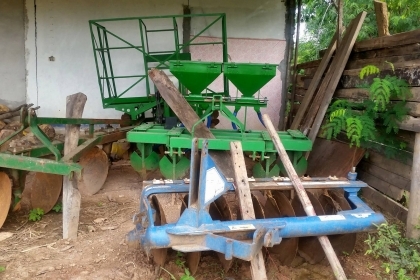 ขายพร้อมรับทำลิปเปอร์ฝังปุ๋ย  ใช้งานได้ดีมาก  ฝังปุ๋ยได้ลึก