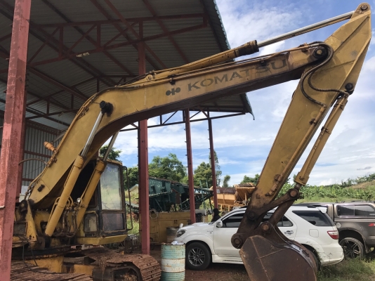 ขาย Komatsu Pc200-3มีไลหัวเจาะ ติดต่อคุณอ๊อฟ พิจิตร 086-737-9991