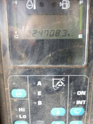 ขาย 1,080,000  KOMATSU PC200-7 บูมยาว 16 ม. ปี 2003 ทำงาน 24,xxx ชม. เครื่องดี ปั้มแรง โช่หนา เอวแน่น ไฟฟ้า เอกสารเล่มทะเบียน รถอยู่ จ.ลพบุรี  090-772-3710 090-772-3708