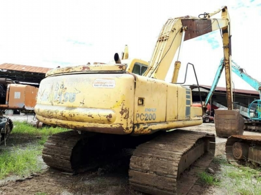 ขาย 765,000 KOMATSU  pc 200-6 บูมยาว 16 ม. ปี 2002   เครื่องดี ปั้มแรง โช่หนา เอวแน่น ไฟฟ้าครบเอกสารอินวอยท์ รถพร้อมใช้ รถอยู่ จ.ลพบุรี 090-772-3710 090-772-3708