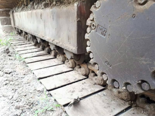 ขาย 765,000 KOMATSU  pc 200-6 บูมยาว 16 ม. ปี 2002   เครื่องดี ปั้มแรง โช่หนา เอวแน่น ไฟฟ้าครบเอกสารอินวอยท์ รถพร้อมใช้ รถอยู่ จ.ลพบุรี 090-772-3710 090-772-3708