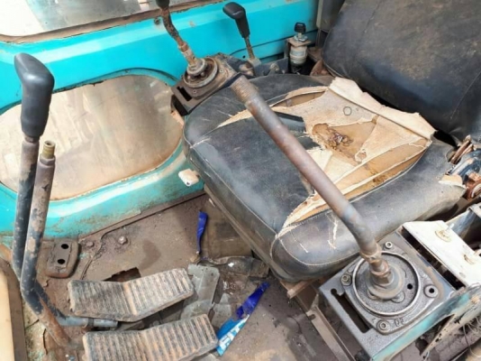 ขาย 695,000  KOBELCO SK 200 MARK 5 ธรรมดา บูมยาว 16 เมตร เครื่องดี ปั้มแรง โช่หนา เอวแน่น ไฟฟ้าครบ(ขาดมอเตอร์) เอกสารเล่มทะเบียน รถอยู่ จ.ลพบุรี  090-772-3710 090-772-3708