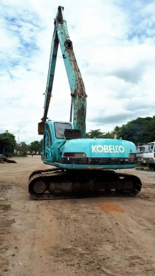 ขาย 695,000  KOBELCO SK 200 MARK 5 ธรรมดา บูมยาว 16 เมตร เครื่องดี ปั้มแรง โช่หนา เอวแน่น ไฟฟ้าครบ(ขาดมอเตอร์) เอกสารเล่มทะเบียน รถอยู่ จ.ลพบุรี  090-772-3710 090-772-3708