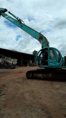 ขาย 695,000  KOBELCO SK 200 MARK 5 ธรรมดา บูมยาว 16 เมตร เครื่องดี ปั้มแรง โช่หนา เอวแน่น ไฟฟ้าครบ(ขาดมอเตอร์) เอกสารเล่มทะเบียน รถอยู่ จ.ลพบุรี  090-772-3710 090-772-3708