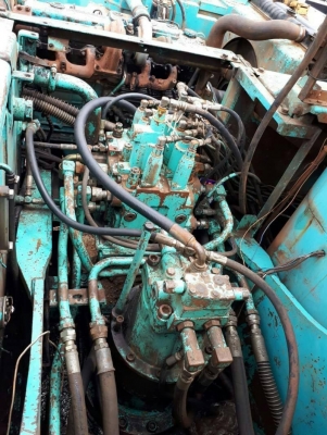 ขาย 695,000  KOBELCO SK 200 MARK 5 ธรรมดา บูมยาว 16 เมตร เครื่องดี ปั้มแรง โช่หนา เอวแน่น ไฟฟ้าครบ(ขาดมอเตอร์) เอกสารเล่มทะเบียน รถอยู่ จ.ลพบุรี  090-772-3710 090-772-3708