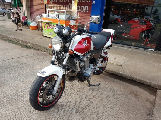 ขายแลกเทิร์นคับ HONDA CB1300 ปี2005 หัวฉีด กุญแจชิฟ สีสวย ท่อแต่งสแตนเลสทั้งเส้น แฮนด์บาร์ กันล้ม อิ ขายแลกเทิร์นคับ HONDA CB1300 ปี2005 หัวฉีด กุญแจชิฟ สีสวย ท่อแต่งสแตนเลสทั้งเส้น แฮนด์บาร์ กันล้ม อิ