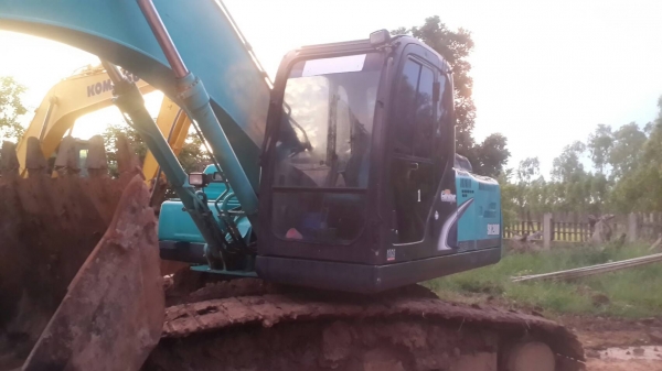 ขายด่วน KOBELCO SK 200 MART 8-YN12 สภาพพร้อมใช้งาน โซ่หนา ช่วงล่างสวย ไฟฟ้าสมบูรณ์ แอร์เย็น เอกสารเล่มทะเบียน สนใจโทรสอบถาม 093-0764943  088-3223272 k ตั้ม
