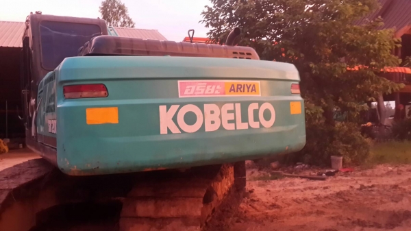 ขายด่วน KOBELCO SK 200 MART 8-YN12 สภาพพร้อมใช้งาน โซ่หนา ช่วงล่างสวย ไฟฟ้าสมบูรณ์ แอร์เย็น เอกสารเล่มทะเบียน สนใจโทรสอบถาม 093-0764943  088-3223272 k ตั้ม