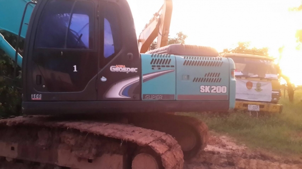 ขายด่วน KOBELCO SK 200 MART 8-YN12 สภาพพร้อมใช้งาน โซ่หนา ช่วงล่างสวย ไฟฟ้าสมบูรณ์ แอร์เย็น เอกสารเล่มทะเบียน สนใจโทรสอบถาม 093-0764943  088-3223272 k ตั้ม